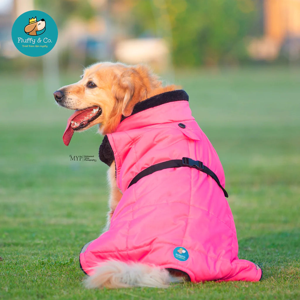 معطف وردي مقاوم للماء