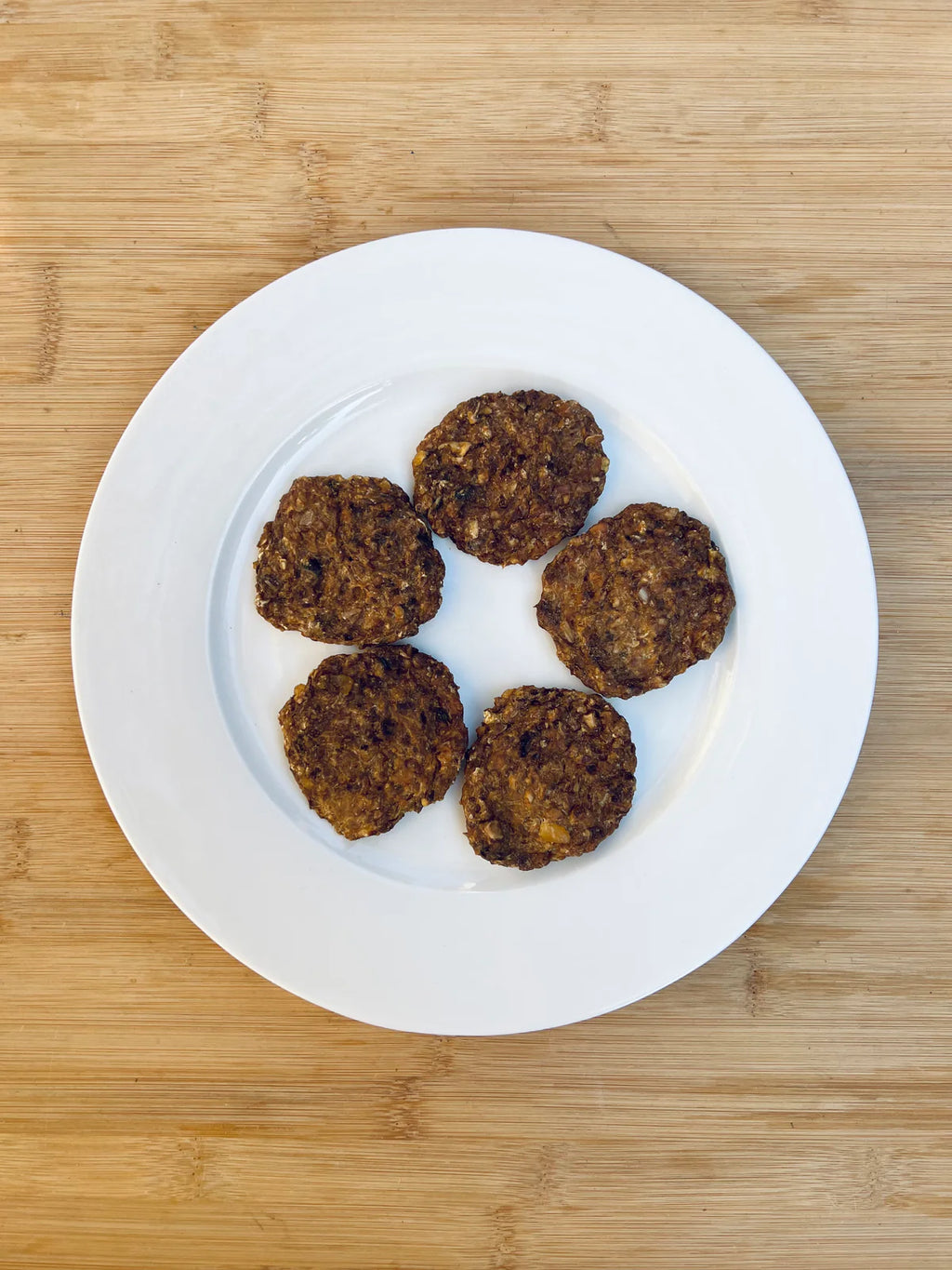 نوشي نيبلز دجاج مفروم 5 قطع